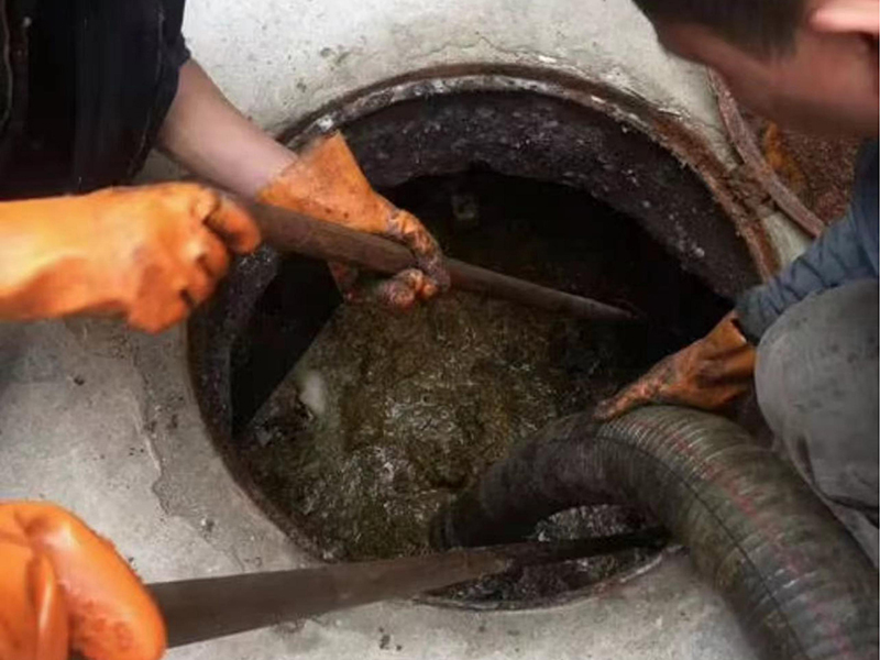 安多清理化粪池时如何避免沼气的危害?